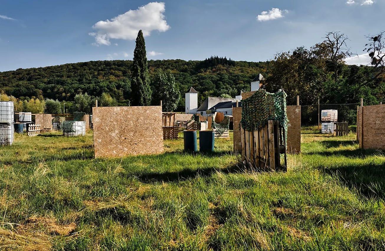 Panorama de la zone d'operation WARZONE et de ses obstacles